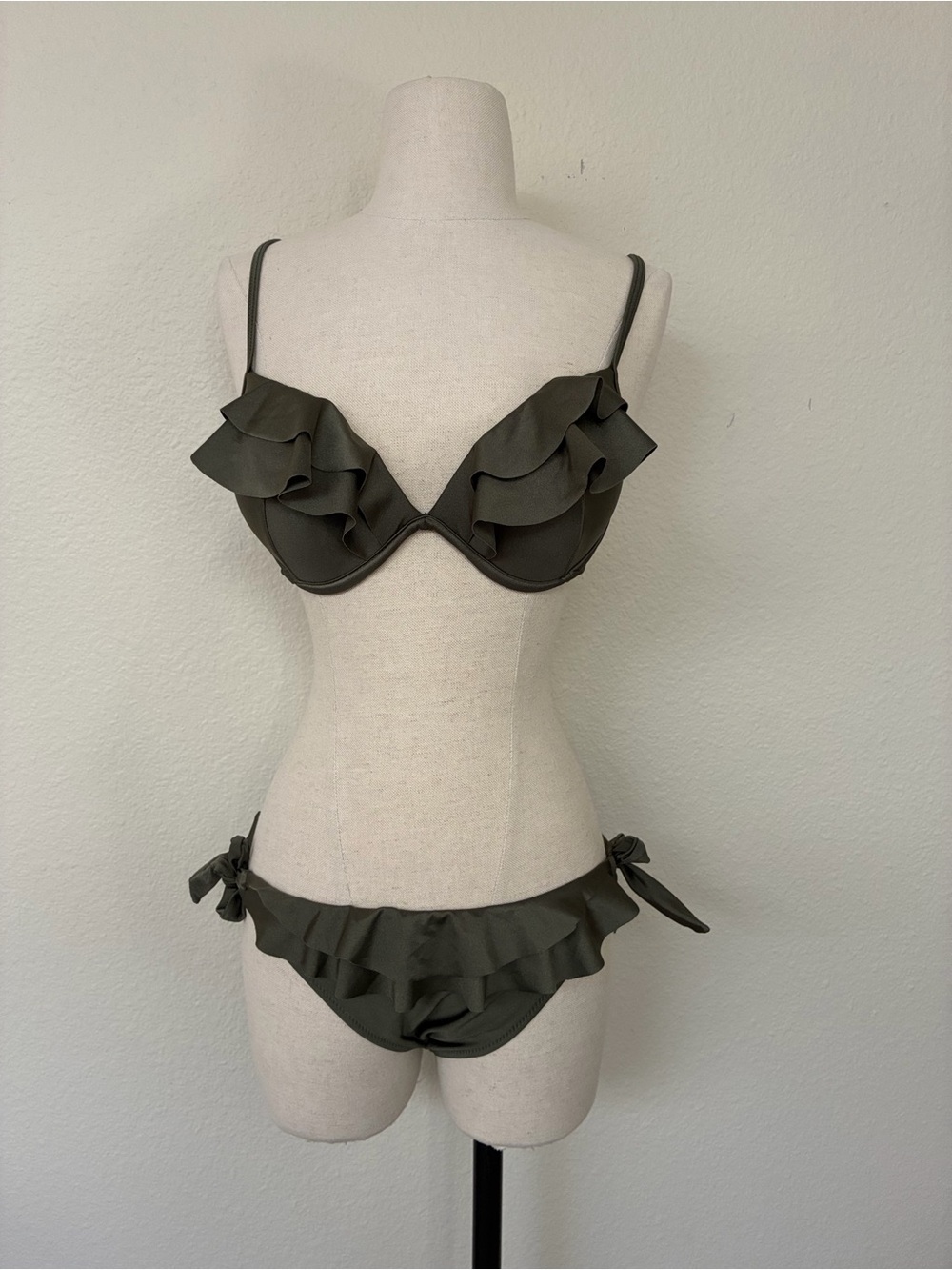 NWT Ruffled Two-Piece Bikini Set - Olive Green, size Medium